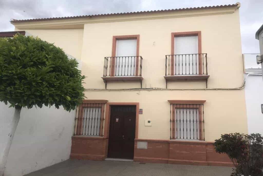 Будинок в Villarrasa, Andalucía 11516408