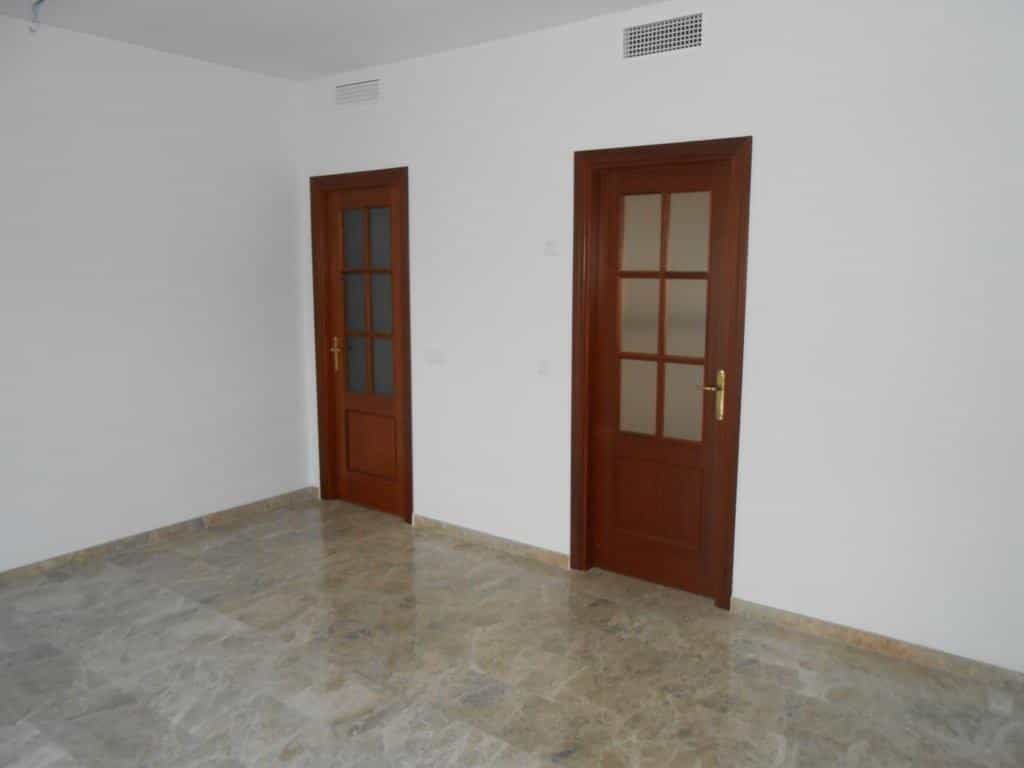 Eigentumswohnung im Acala del Rio, Andalusia 11516440