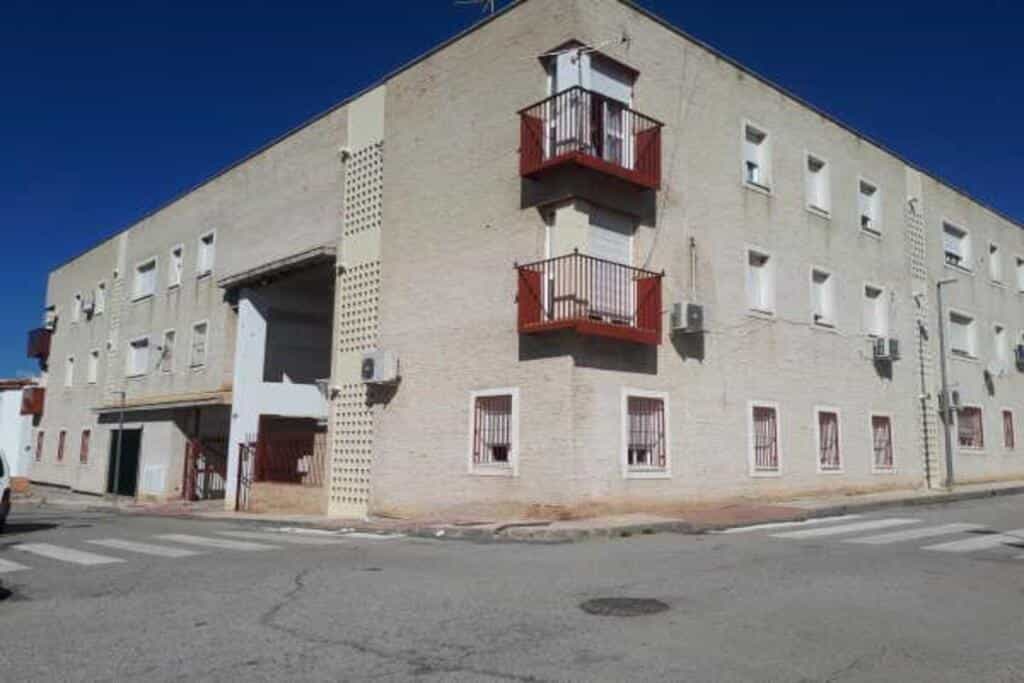 Condominium in Cantillana, Andalusia 11516454