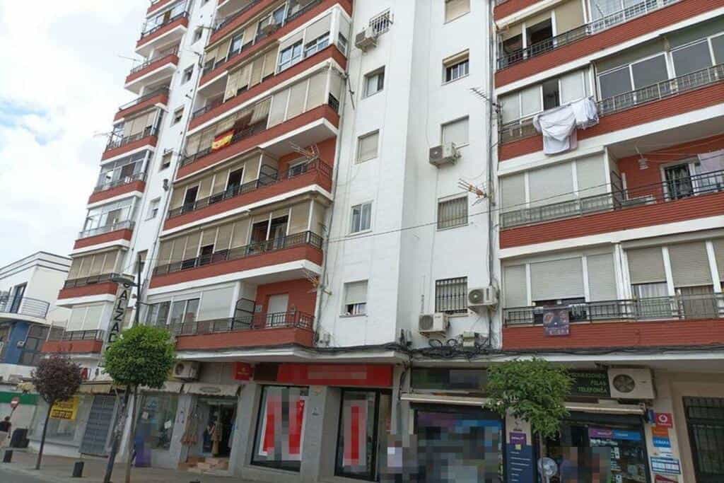 Condominium in San Juan de Aznalfarache, Andalusia 11516456