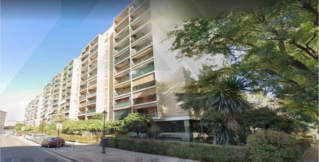 Condominium in Sevilla, Andalusia 11516493