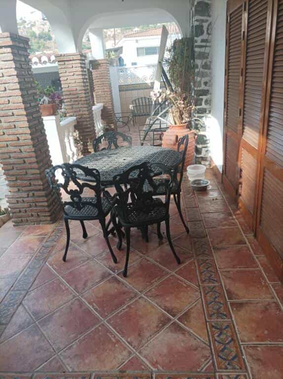 Talo sisään Velilla-Taramay, Andalucía 11516808