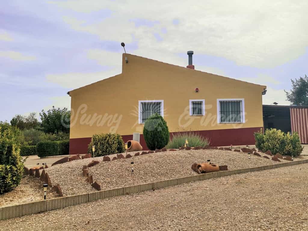 House in Caudete, Castilla-La Mancha 11516903