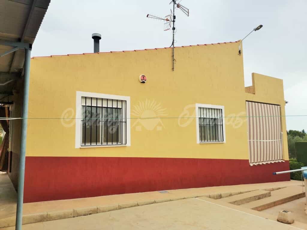 Rumah di Caudete, Castilla-La Mancha 11516903