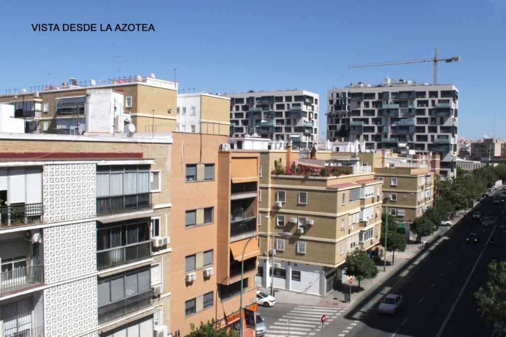 Condominium in Sevilla, Andalucía 11517042