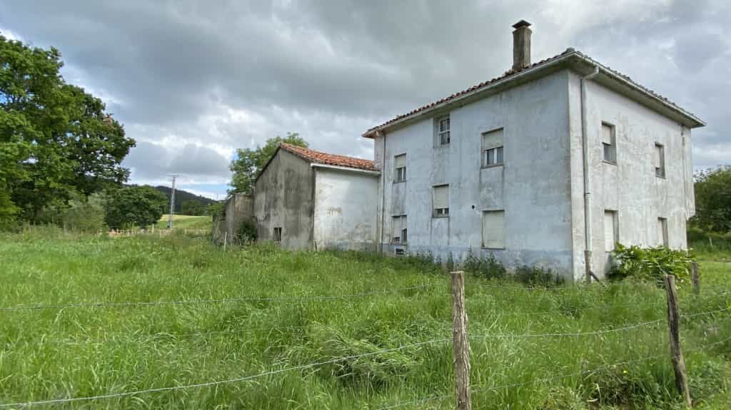 بيت في Hazas de Cesto, Cantabria 11517217