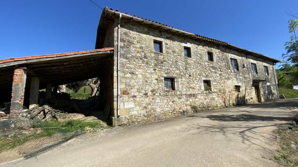 Будинок в Anaz, Cantabria 11517218