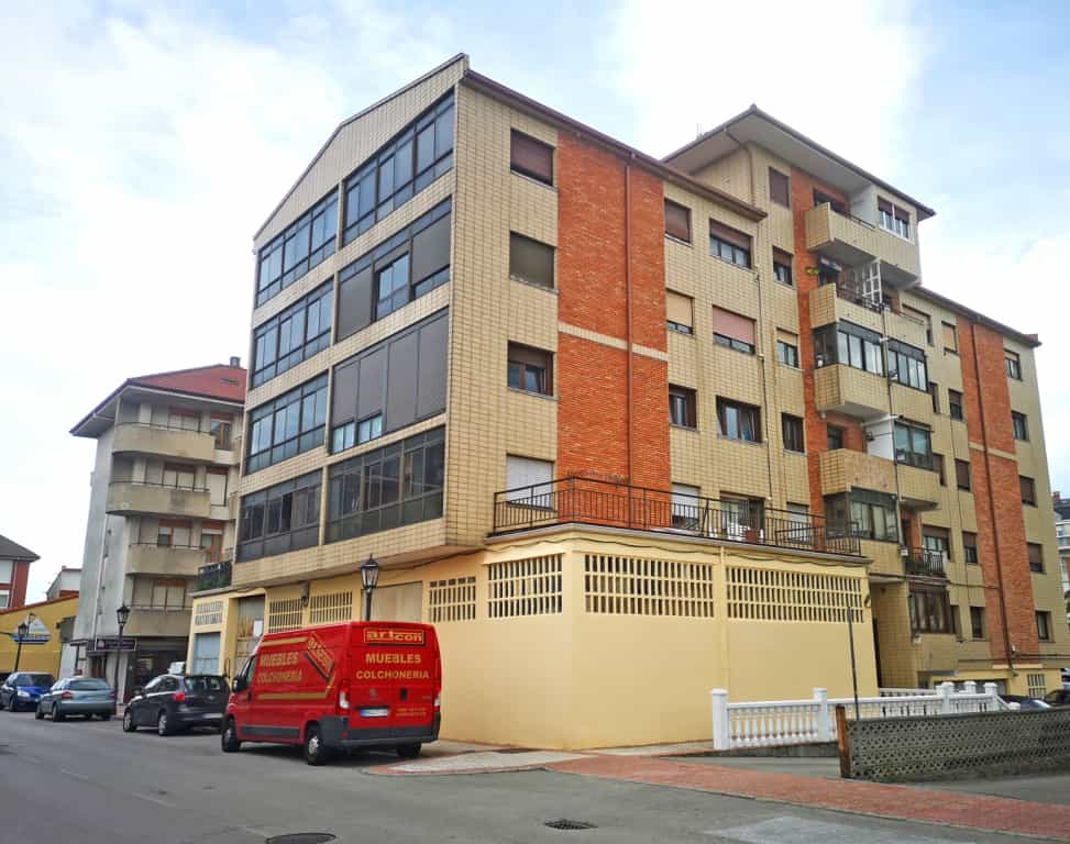Condominium in Colindres, Cantabria 11517233