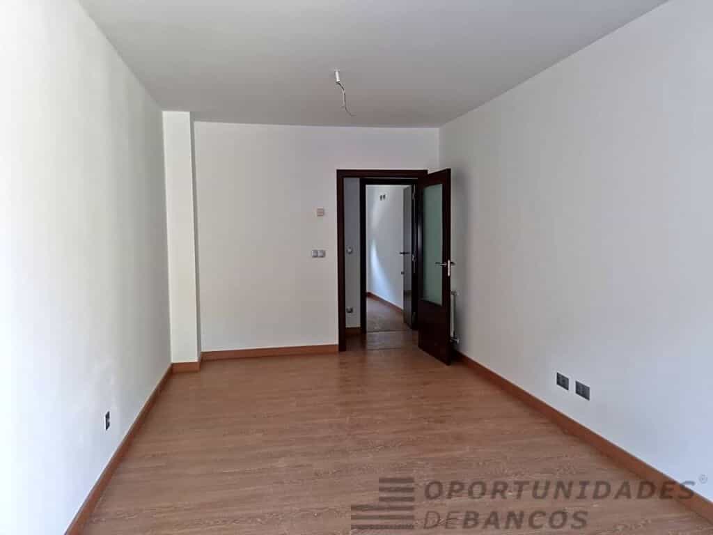 Condominium in Colindres, Cantabria 11517390