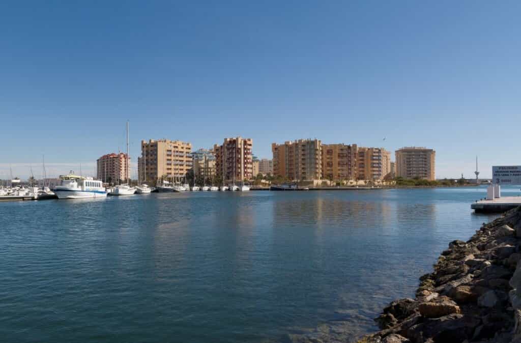 Condominium in , Región de Murcia 11517668