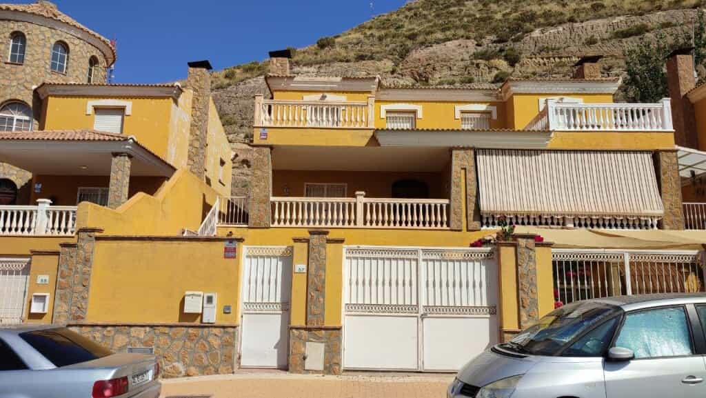 Rumah di Las Hortichuelas, Andalusia 11518633