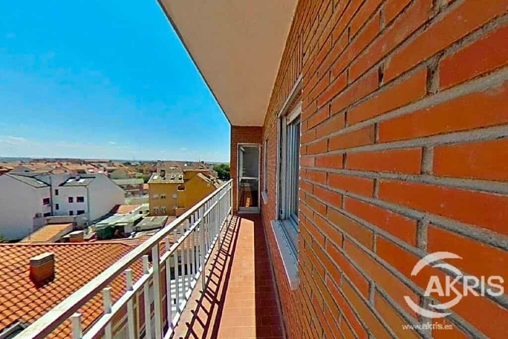 Condominium in Ciempozuelos, Comunidad de Madrid 11518703