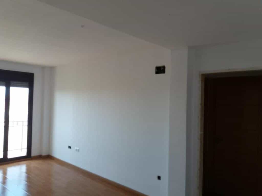 Condominium in Val de Santo Domingo, Castilla-La Mancha 11518851