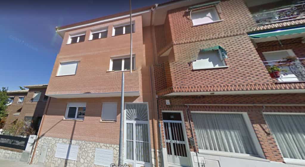 Condominium in Escalonilla, Castilië-La Mancha 11518863