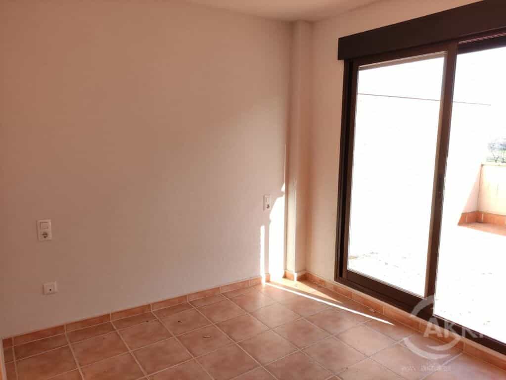 Condominium in Bargas, Castilla-La Mancha 11518880
