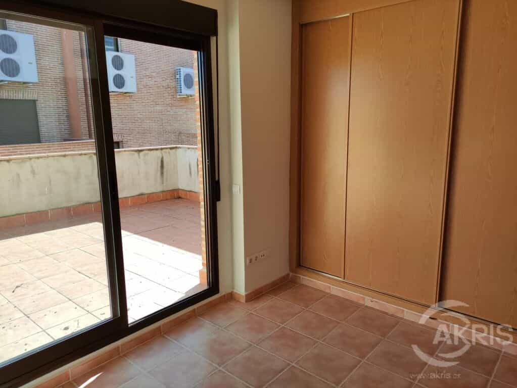 Condominium in Bargas, Castille-La Mancha 11518880