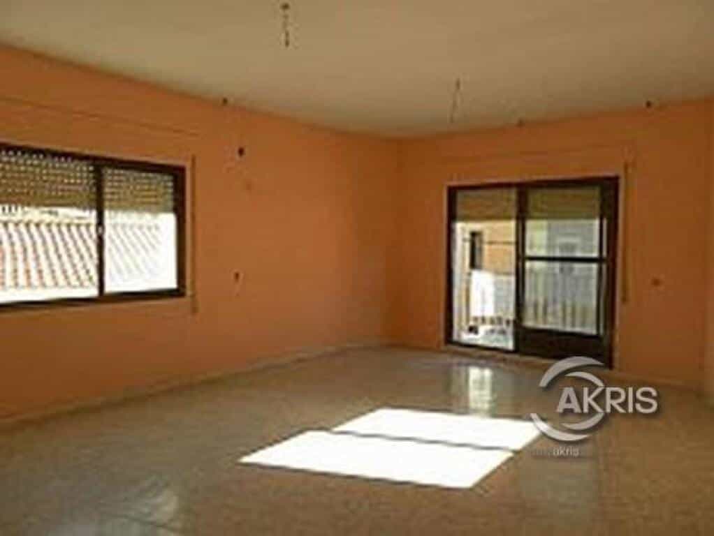 Condominium in Bargas, Castille-La Mancha 11518890