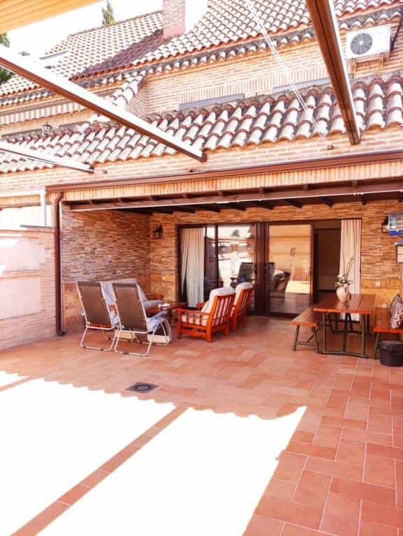 بيت في Olías del Rey, Castilla-La Mancha 11518910