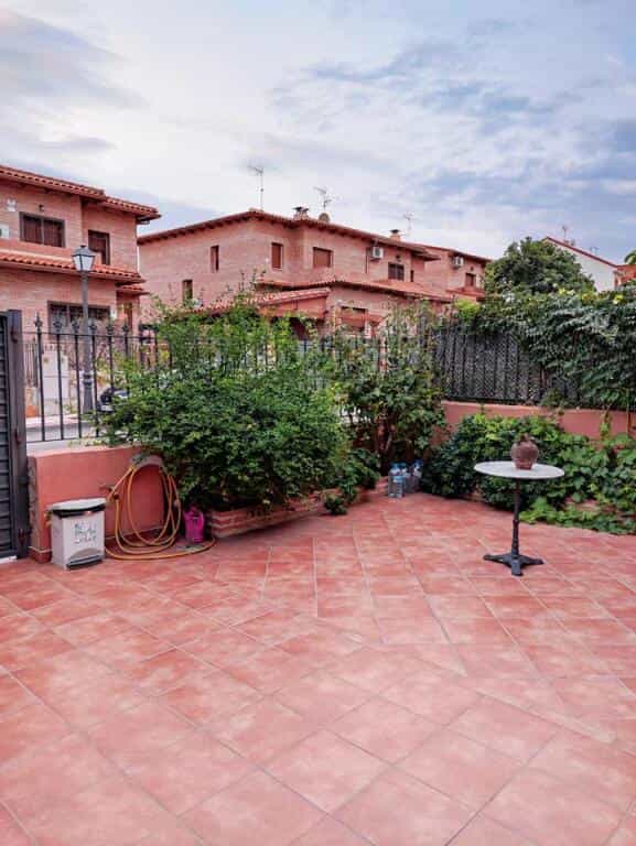 σπίτι σε Olias del Rey, Castille-La Mancha 11518942