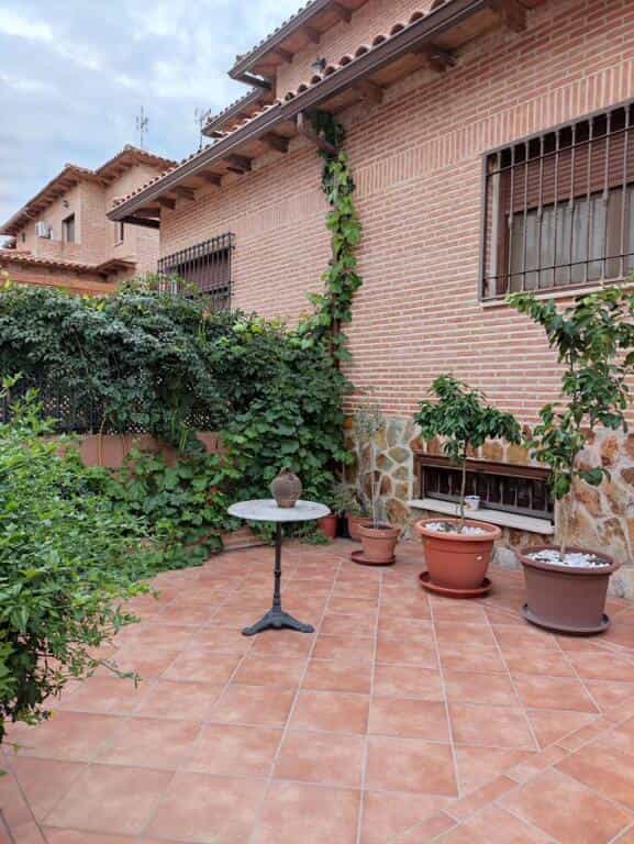 Talo sisään Olias del Rey, Castille-La Mancha 11518942