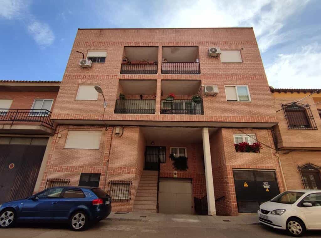 Condominium in Azucaica, Castille-La Mancha 11518966