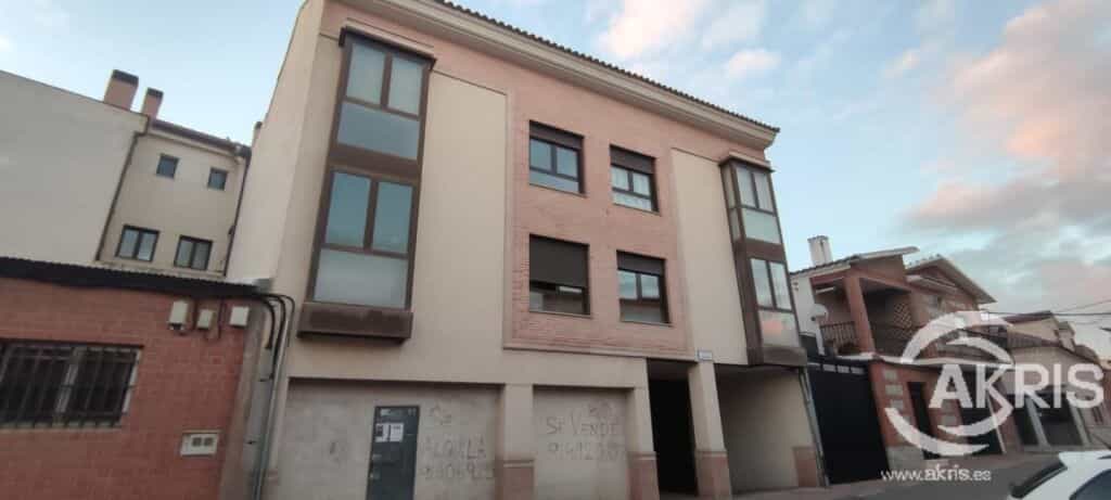 Condominium in El Viso de San Juan, Castilië-La Mancha 11518974