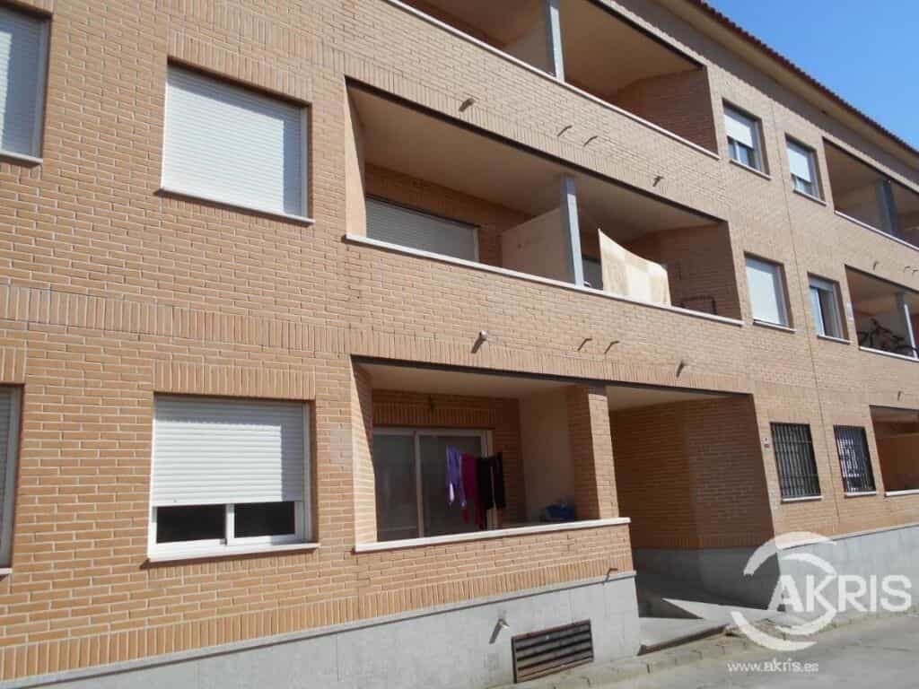 Condominium in El Carpio de Tajo, Castille-La Mancha 11519009