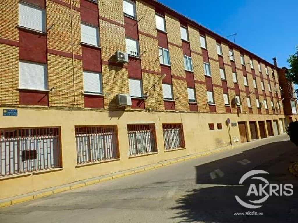 Condominium in Villatobas, Castille-La Mancha 11519014
