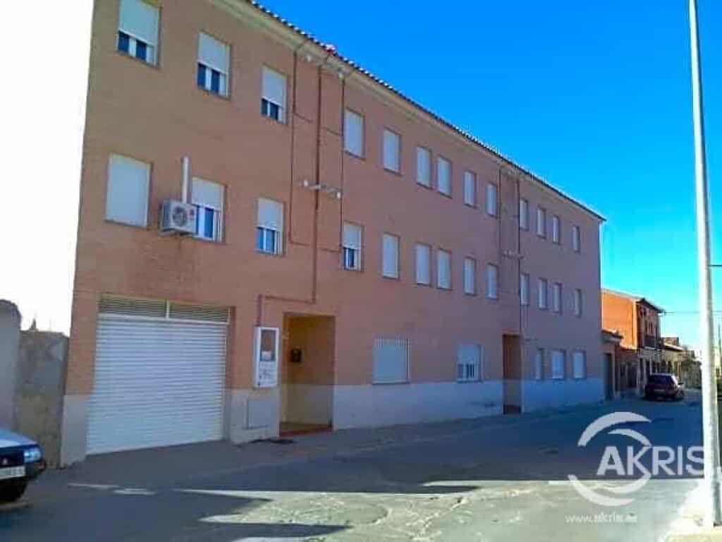 Condominium in Ajofrin, Castille-La Mancha 11519036