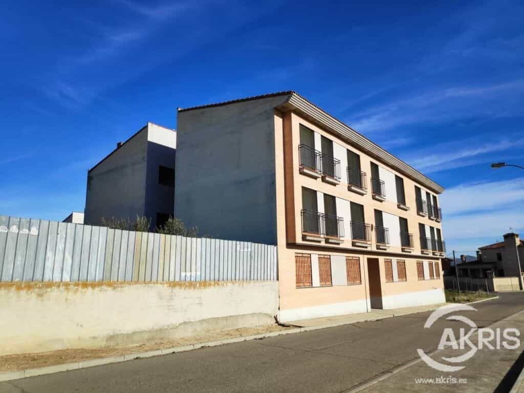 Condominium in Camarena, Castille-La Mancha 11519144