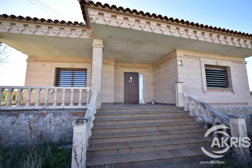 House in Chozas de Canales, Castille-La Mancha 11519160