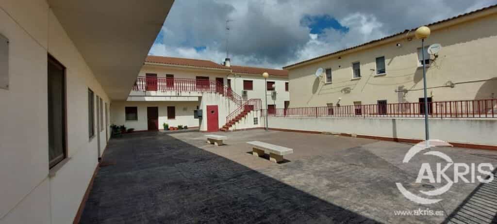 Condominium in Esquivias, Castille-La Mancha 11519194
