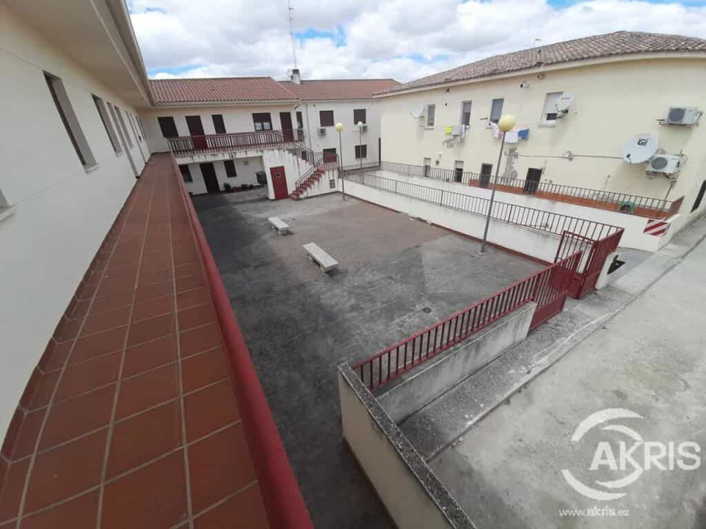 Condominium in Esquivias, Castille-La Mancha 11519195