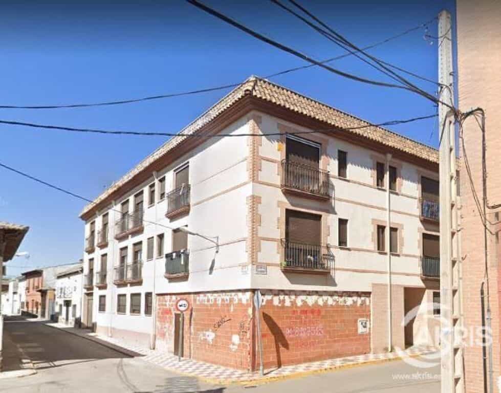Condominium in Cedillo del Condado, Castille-La Mancha 11519246