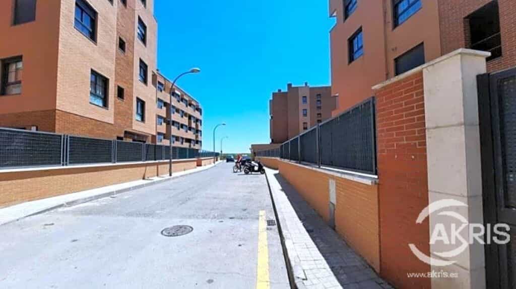 Condominium in Ocaña, Castilla-La Mancha 11519250