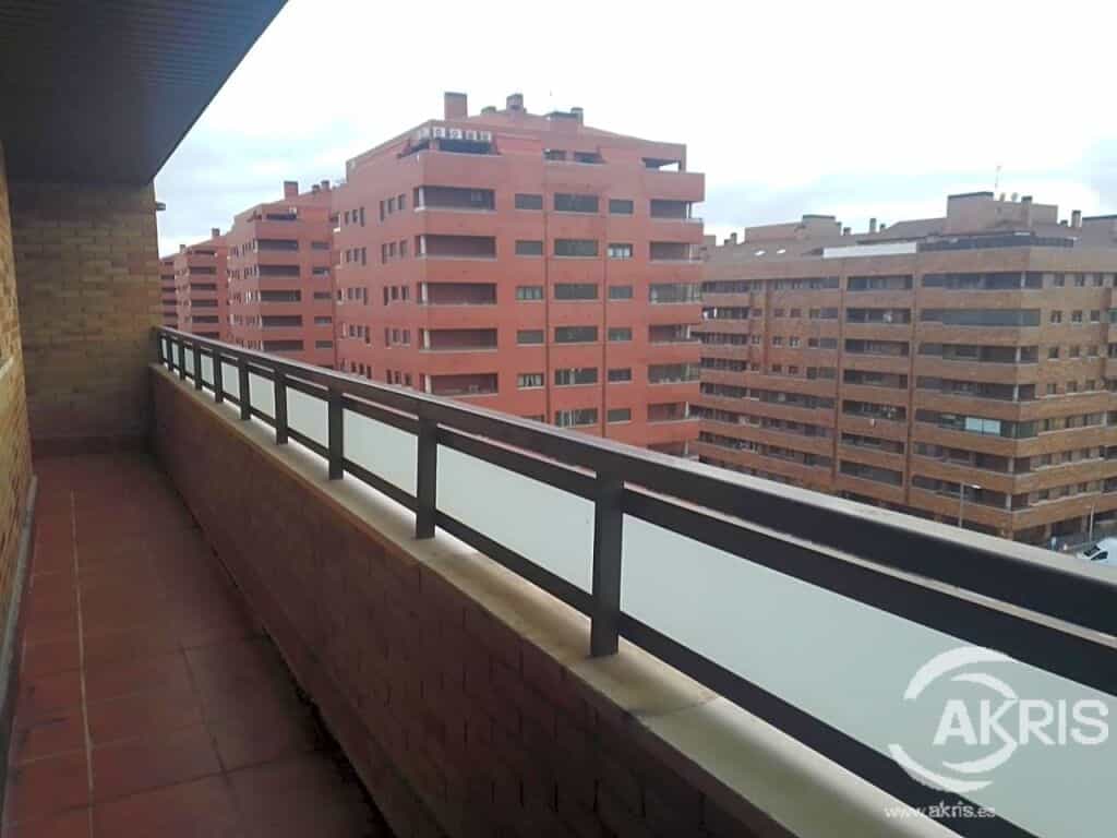 Condominium in Sesena Nuevo, Castilië-La Mancha 11519253