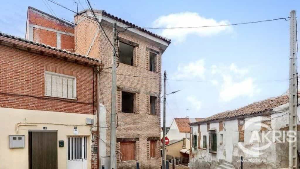 Eigentumswohnung im Casarrubios del Monte, Castille-La Mancha 11519263