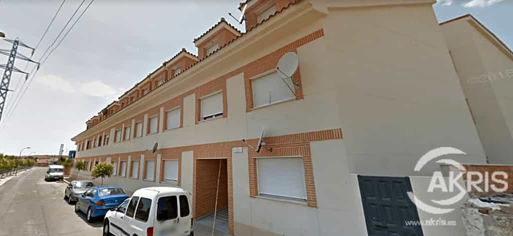 Condominium in Yeles, Castilla-La Mancha 11519287