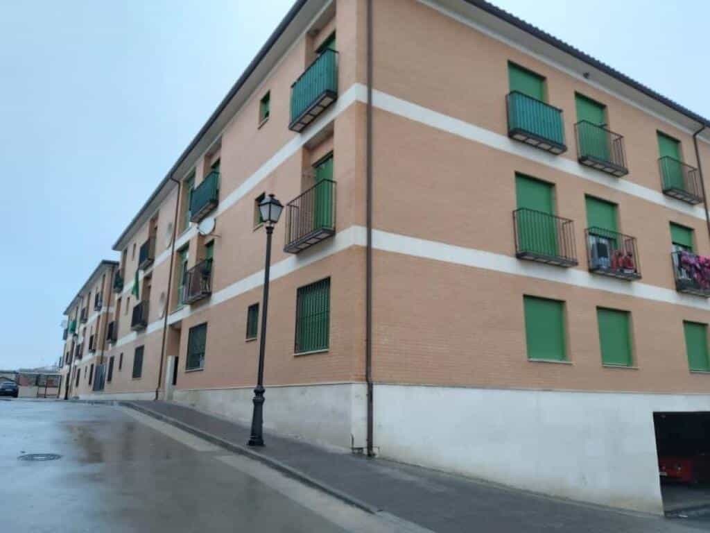 Condominium in Las Herencias, Castilië-La Mancha 11519389