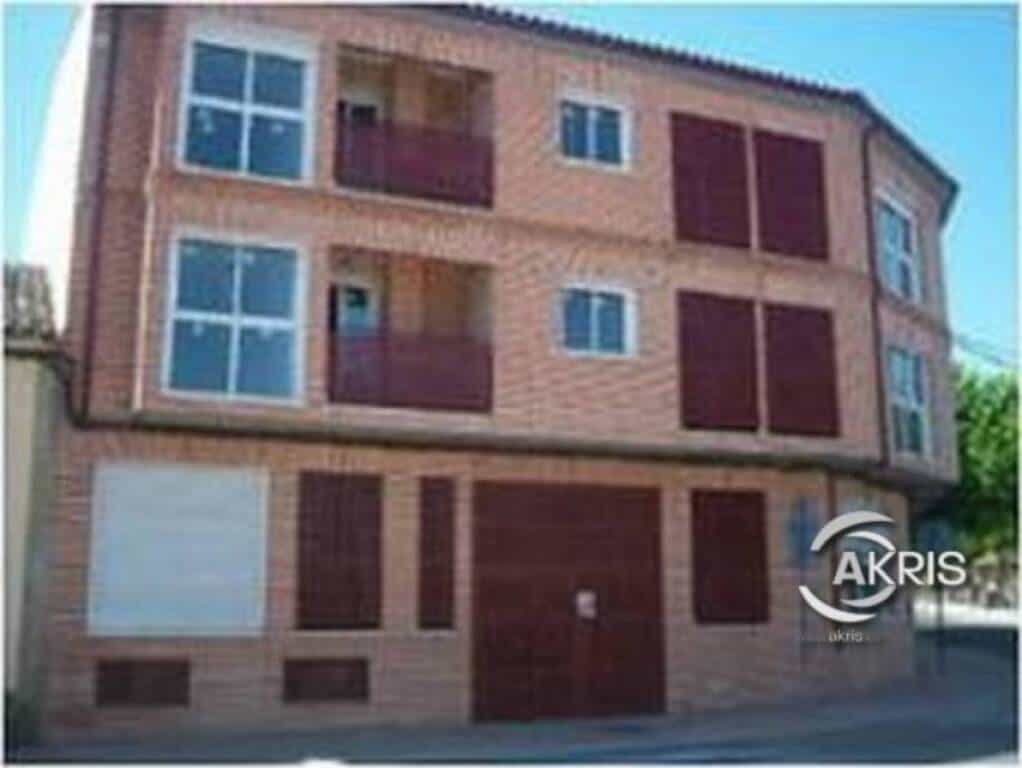 Condominium in Calera en Chozas, Castilië-La Mancha 11519415