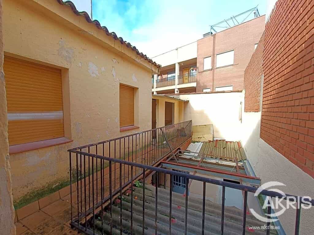 Condominium in Fuensalida, Castilla-La Mancha 11519422