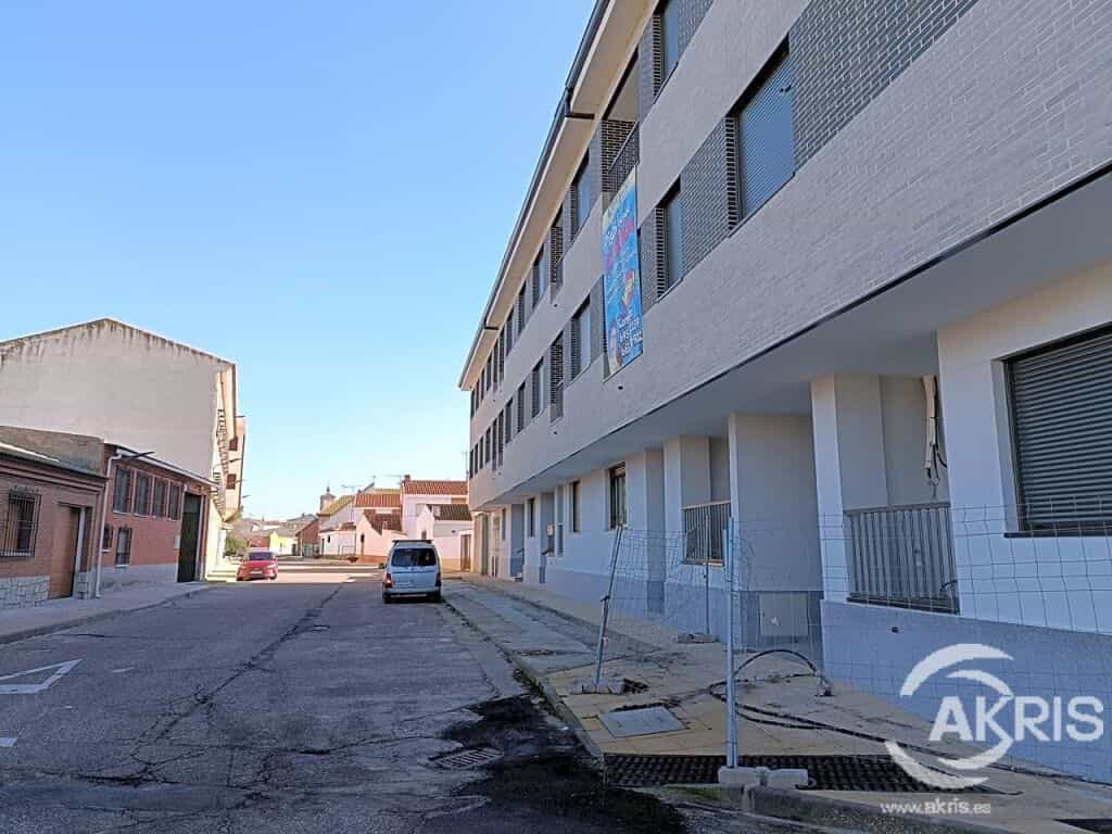 Condominium in Val de Santo Domingo, Castilla-La Mancha 11519451