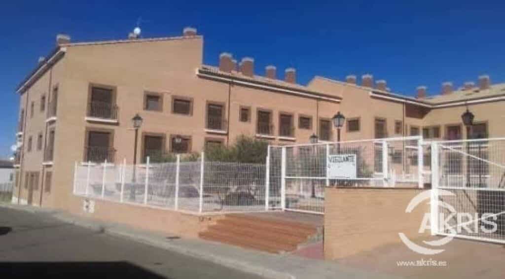 Condominium in La Alameda de la Sagra, Castille-La Mancha 11519466