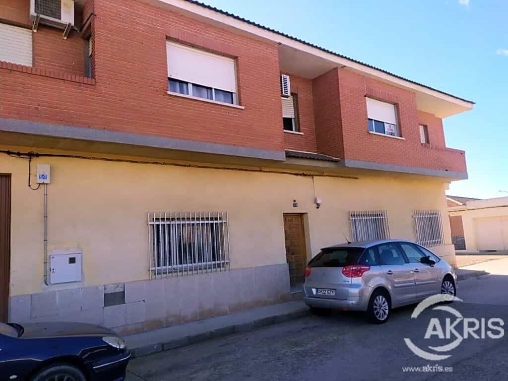 عمارات في Malpica de Tajo, Castilla-La Mancha 11519496
