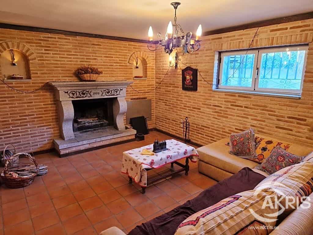 House in Cobisa, Castilla-La Mancha 11519505
