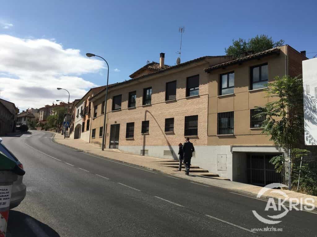Condominium in Toledo, Castilla-La Mancha 11519513