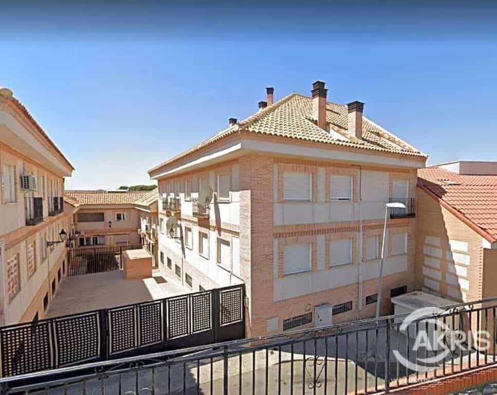 Condominium in Yuncos, Castille-La Mancha 11519517