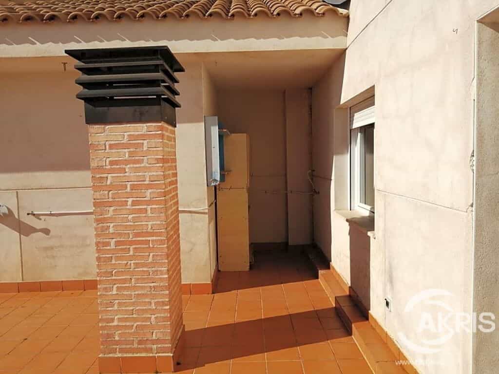 عمارات في Yuncos, Castilla-La Mancha 11519517