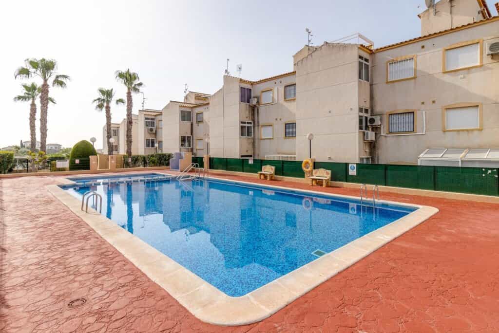 Condominium in Orihuela, Comunidad Valenciana 11519602