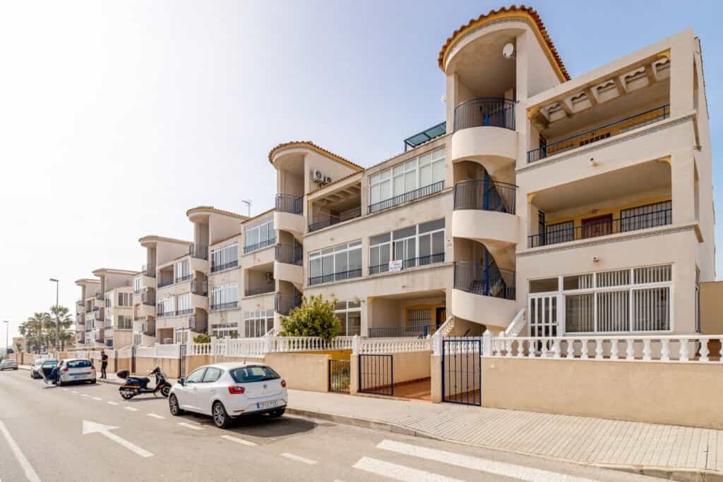 Condominium in Orihuela, Comunidad Valenciana 11519602